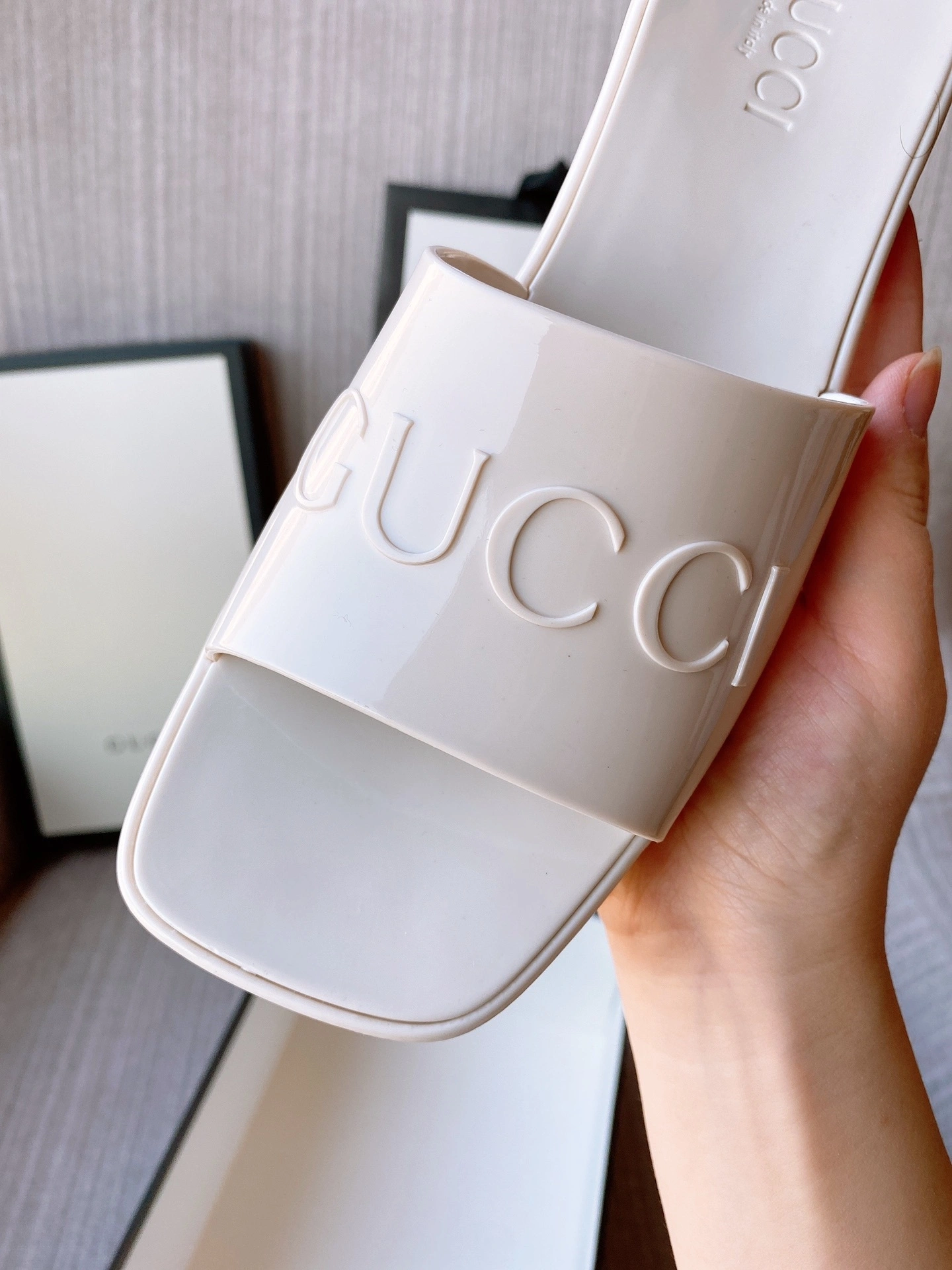 6u33i 624730 J8700 9022 Heel height：5.5CM Waterproof：2.5CM item:DT-X234E3007